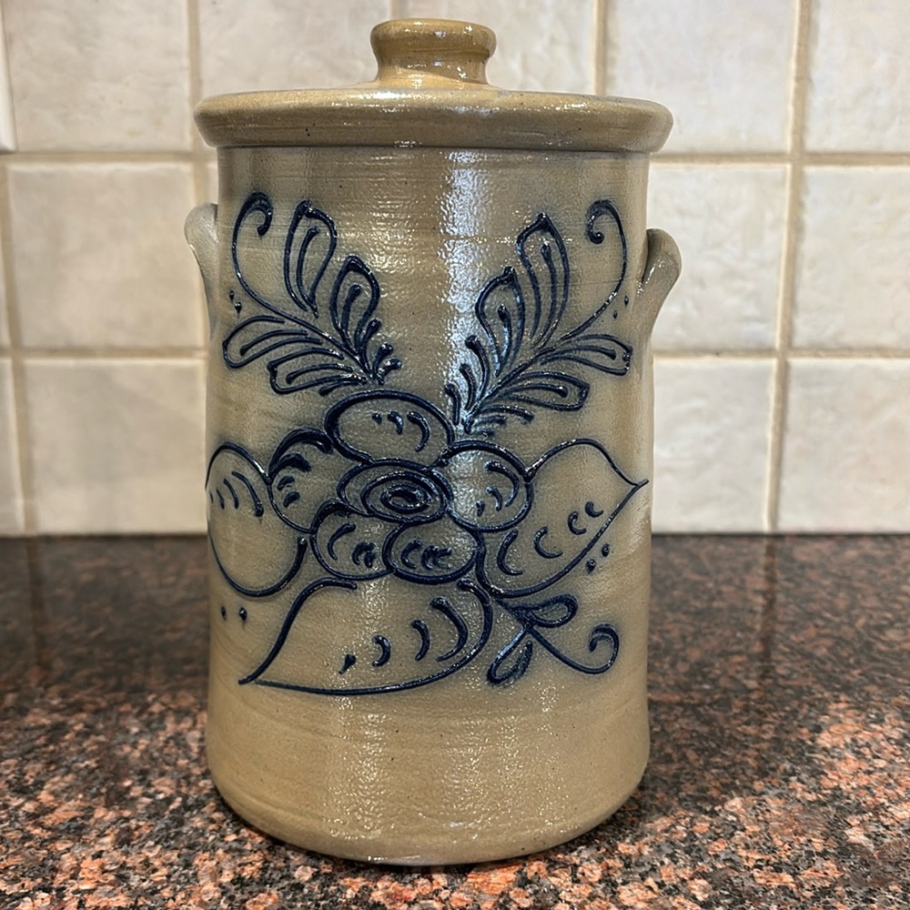 Maple City Pottery 1990 USA by Robert Downs 3D blue texture.